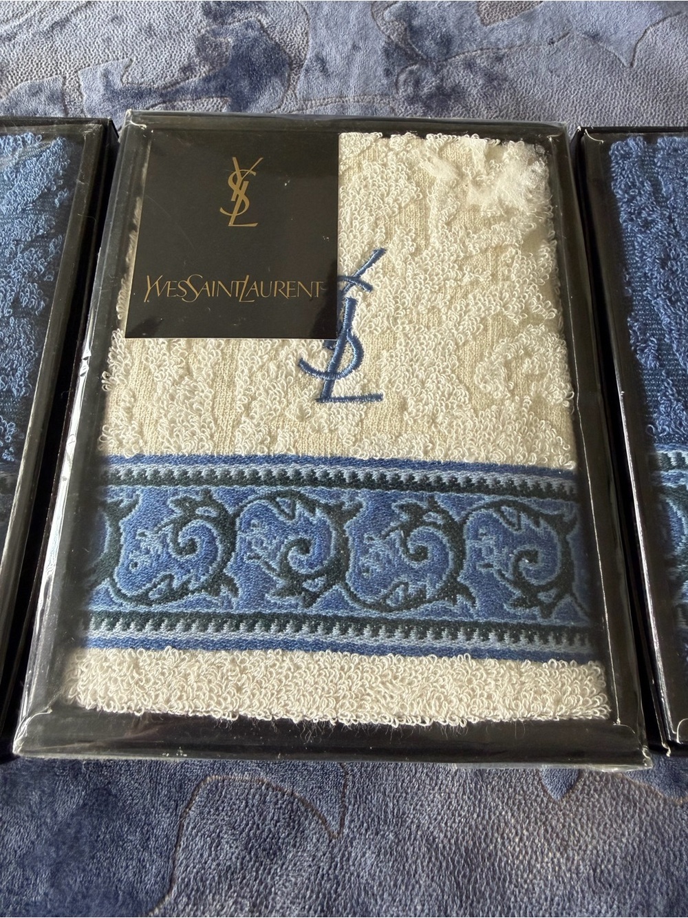 Yves Saint Laurent Blue & Cream Embroidered Logo Hand Towels Set - Picture 6 of 9